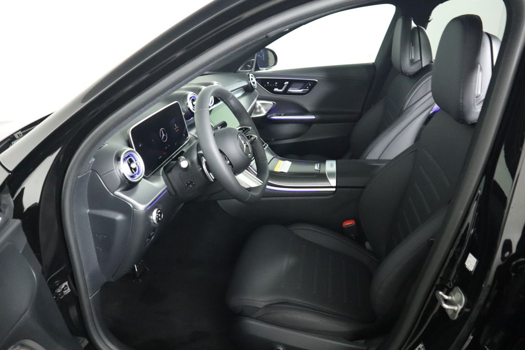 Vehicle image 21 of 34