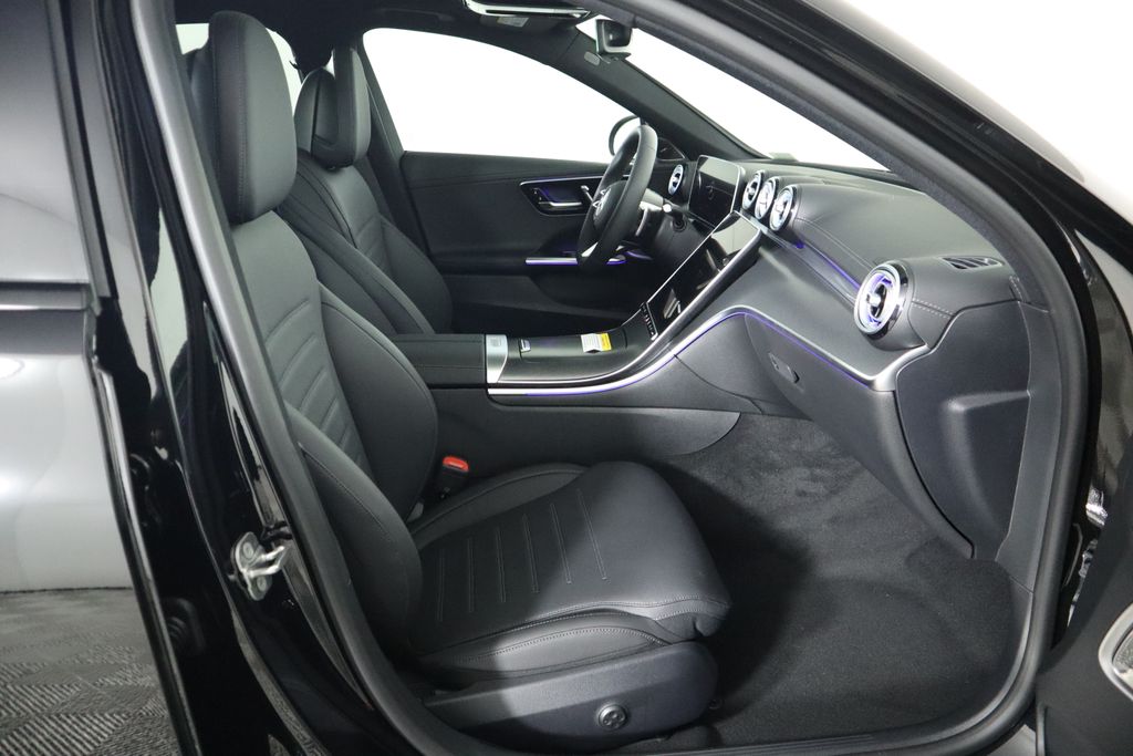 Vehicle image 22 of 34
