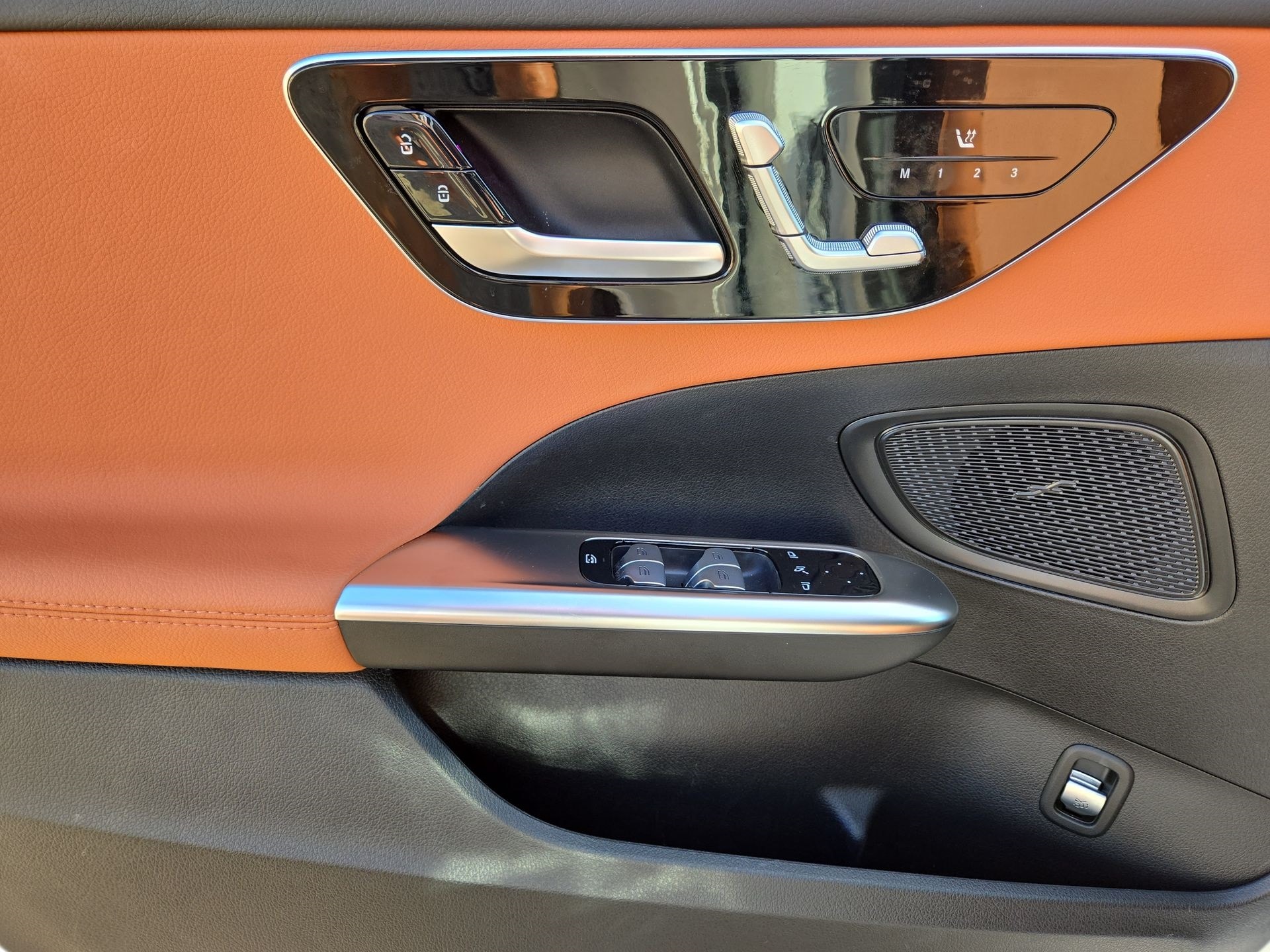 2025 Mercedes-Benz C-Class 300 Image 18 of 22