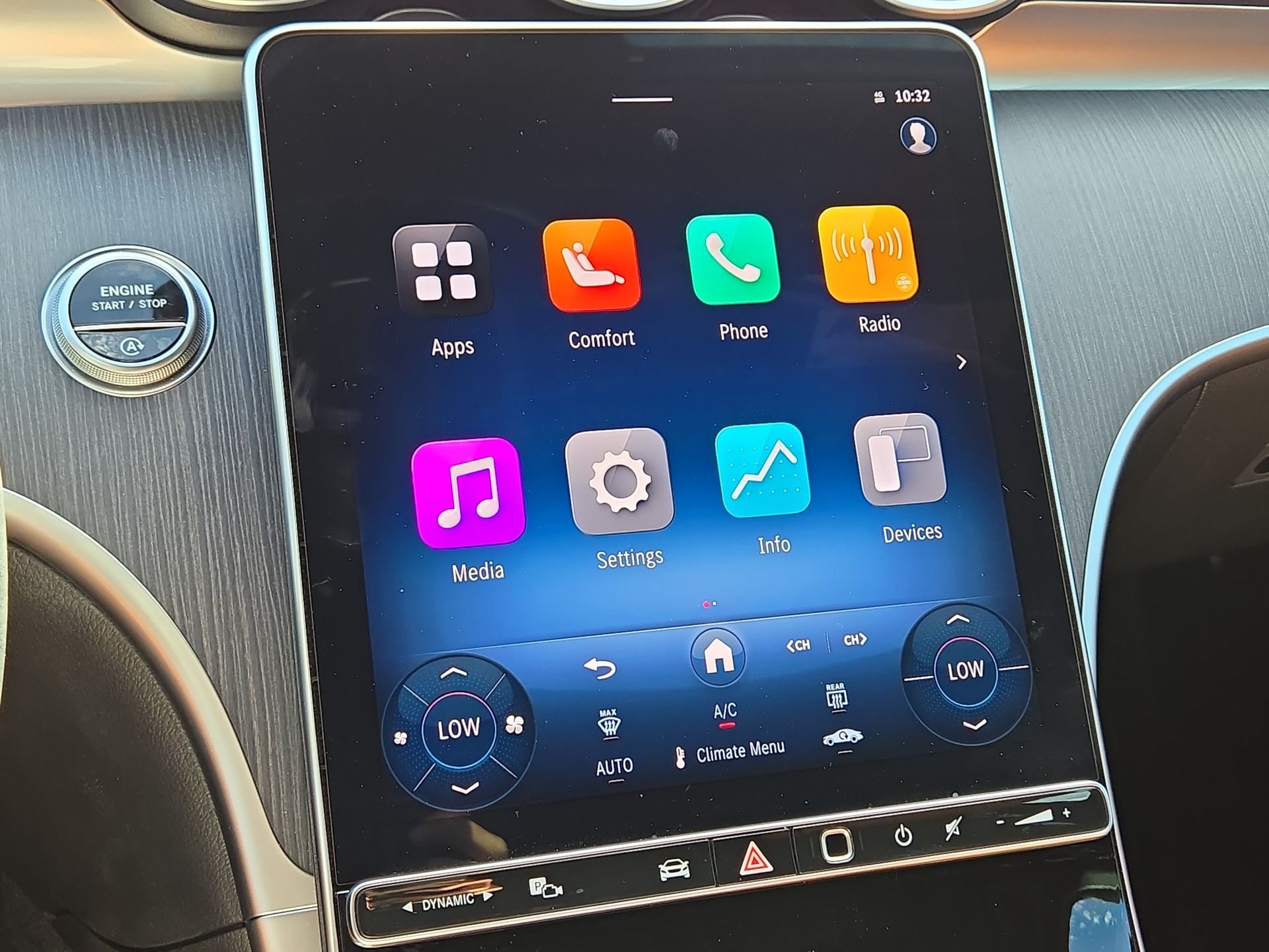 2025 Mercedes-Benz C-Class 300 Image 16 of 22