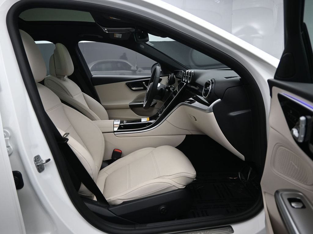 Vehicle image 44 of 49
