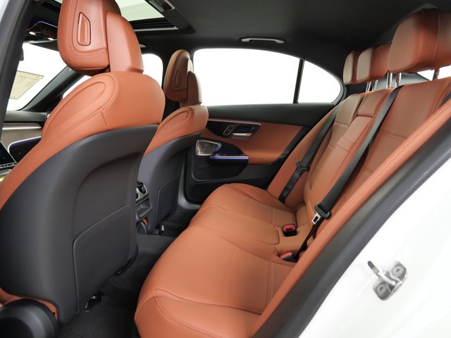 2025 Mercedes-Benz C-Class 300 Image 7 of 13