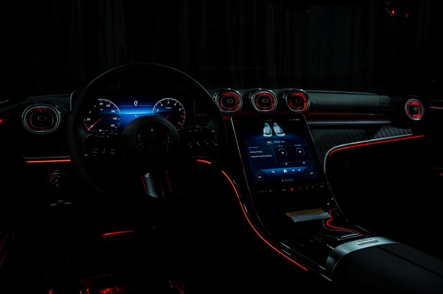 Vehicle image 20 of 24