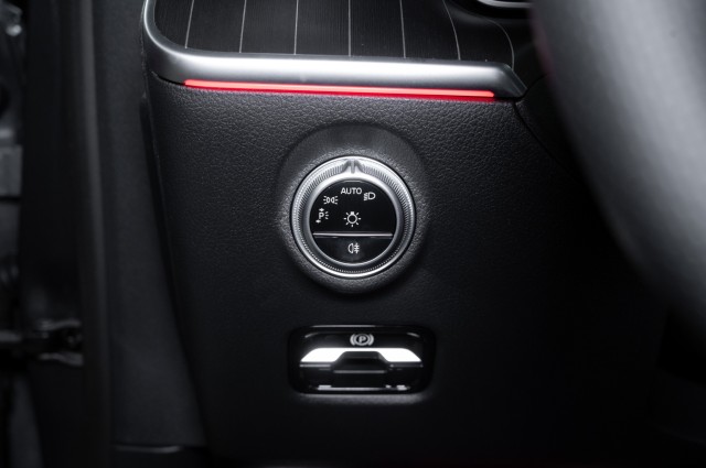 Vehicle image 21 of 24