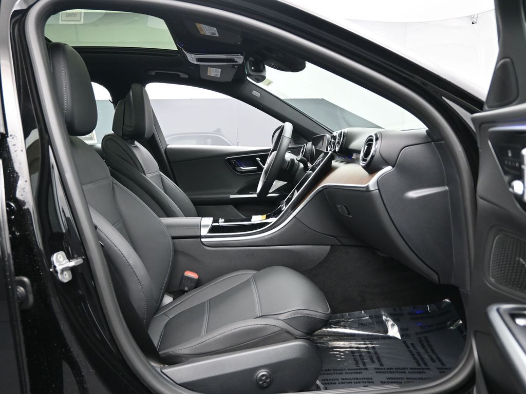 Vehicle image 34 of 49
