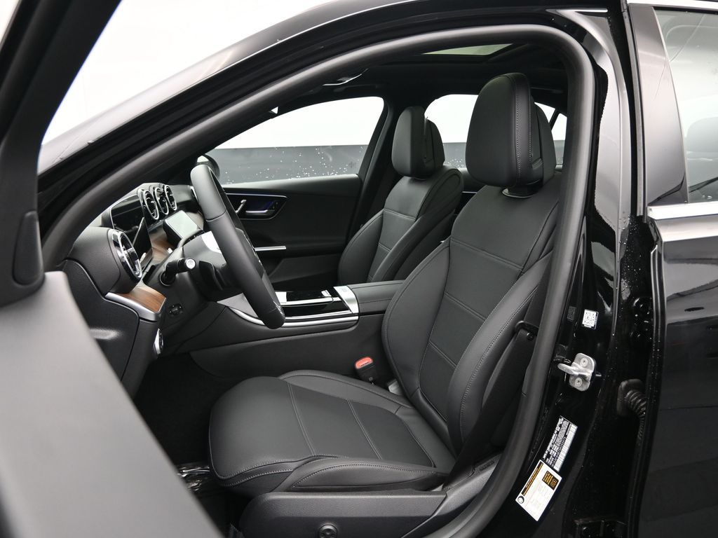 Vehicle image 31 of 49