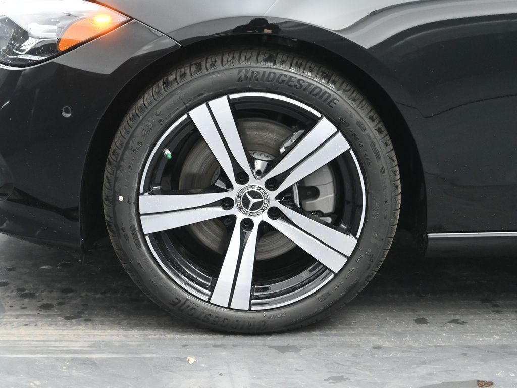 Vehicle image 29 of 49