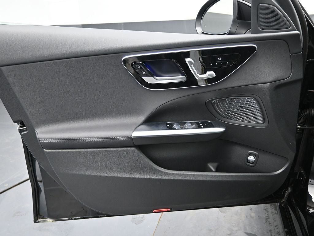 Vehicle image 45 of 49