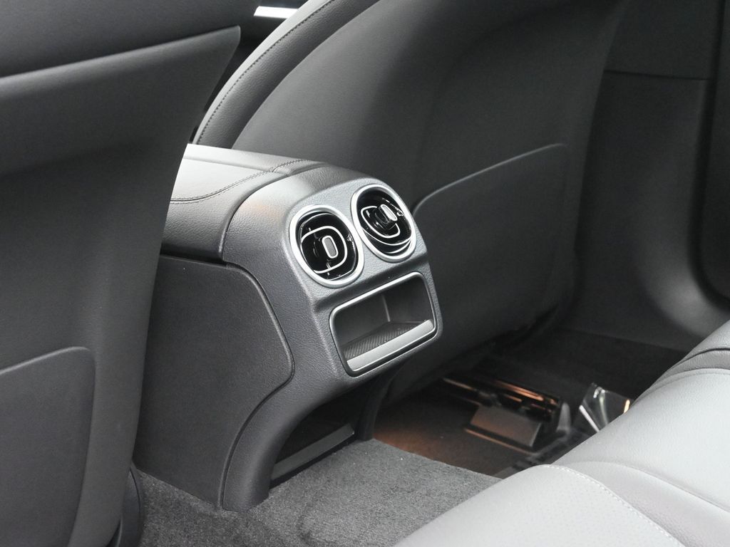 Vehicle image 46 of 49
