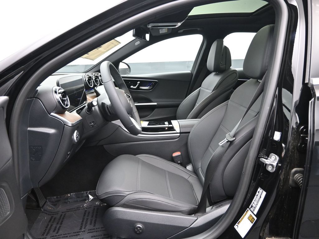 Vehicle image 33 of 49