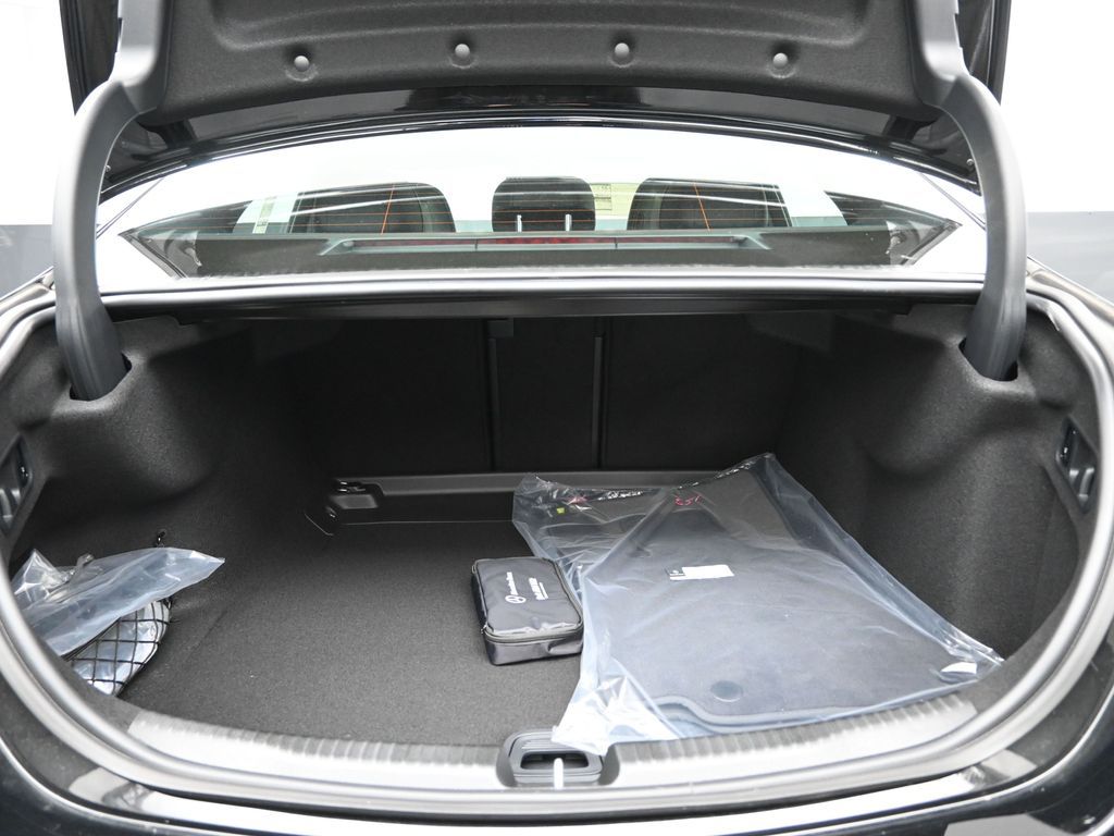 Vehicle image 31 of 49