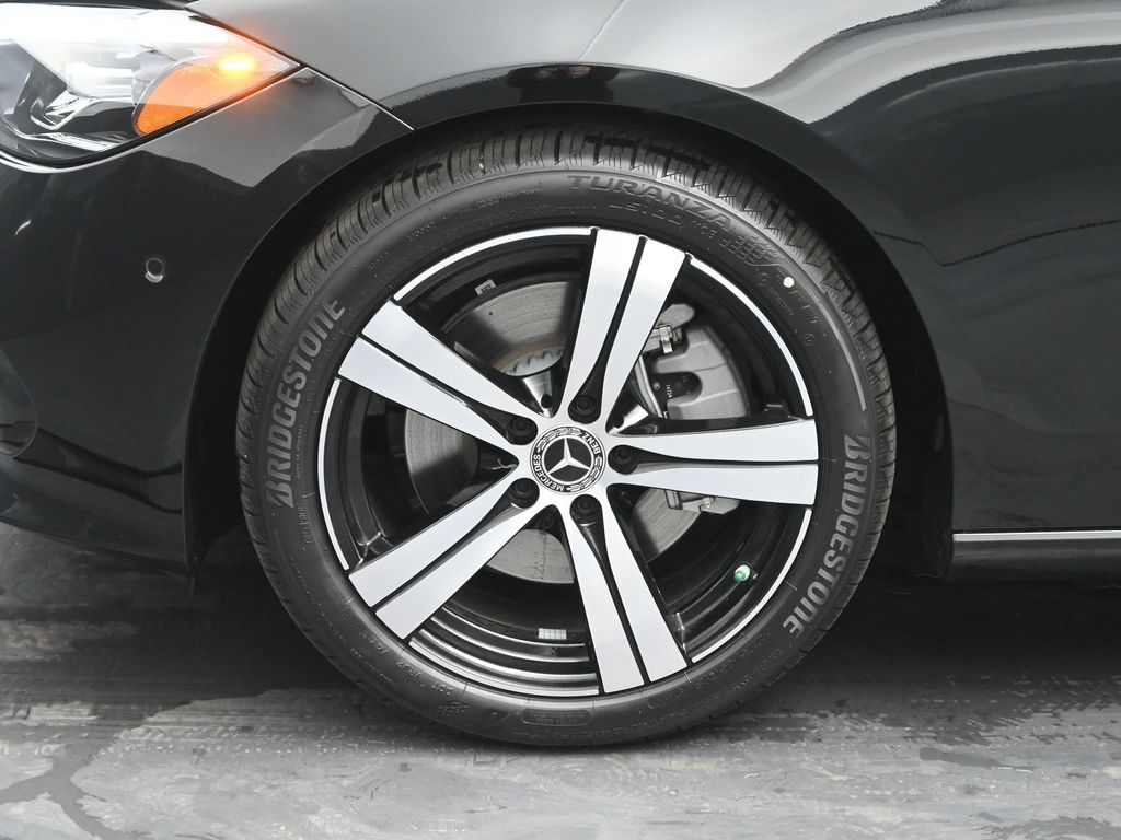 Vehicle image 30 of 49