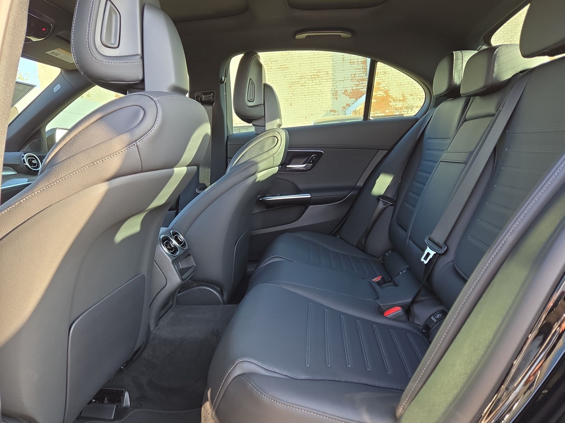 2025 Mercedes-Benz C-Class 300 Image 13 of 22