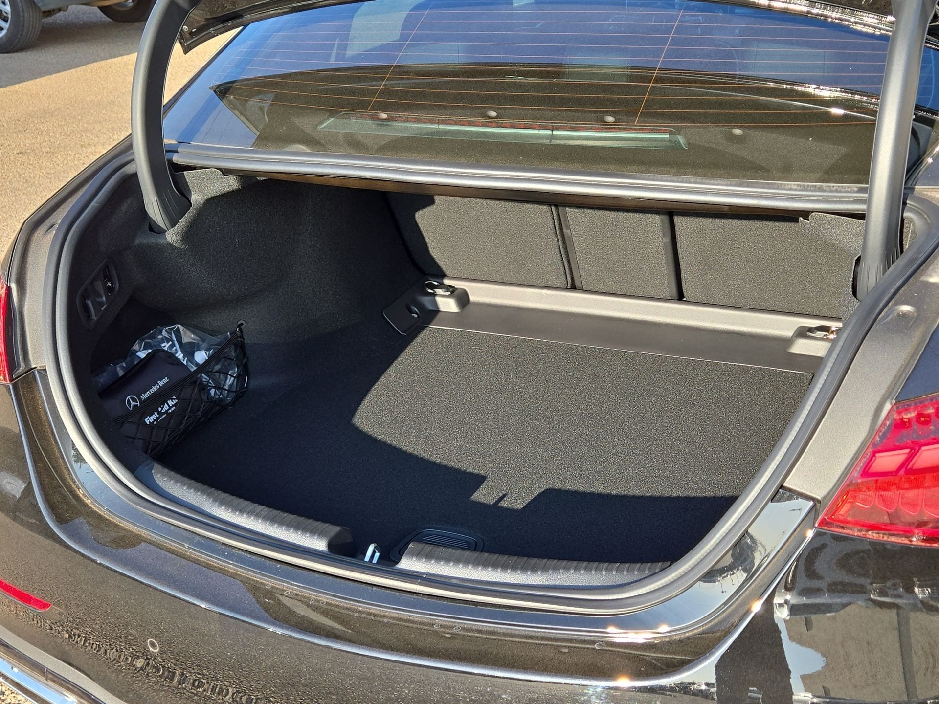 2025 Mercedes-Benz C-Class 300 Image 12 of 22