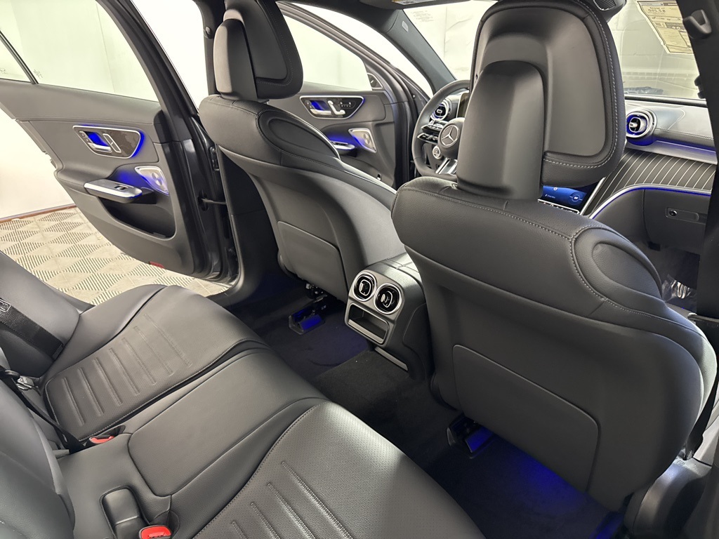 2025 Mercedes-Benz C-Class 300 Image 16 of 33