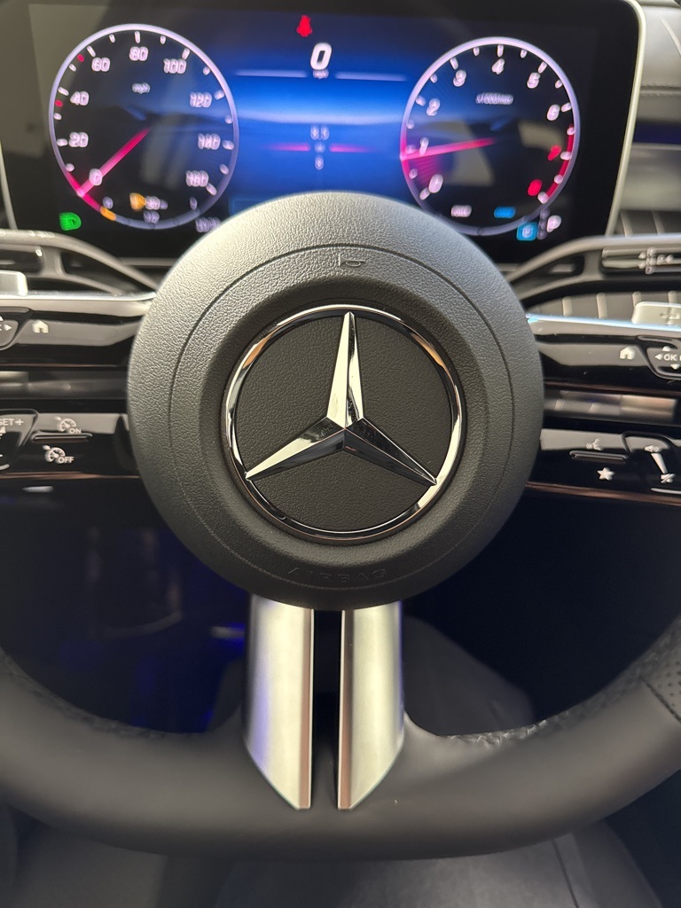 2025 Mercedes-Benz C-Class 300 Image 33 of 33