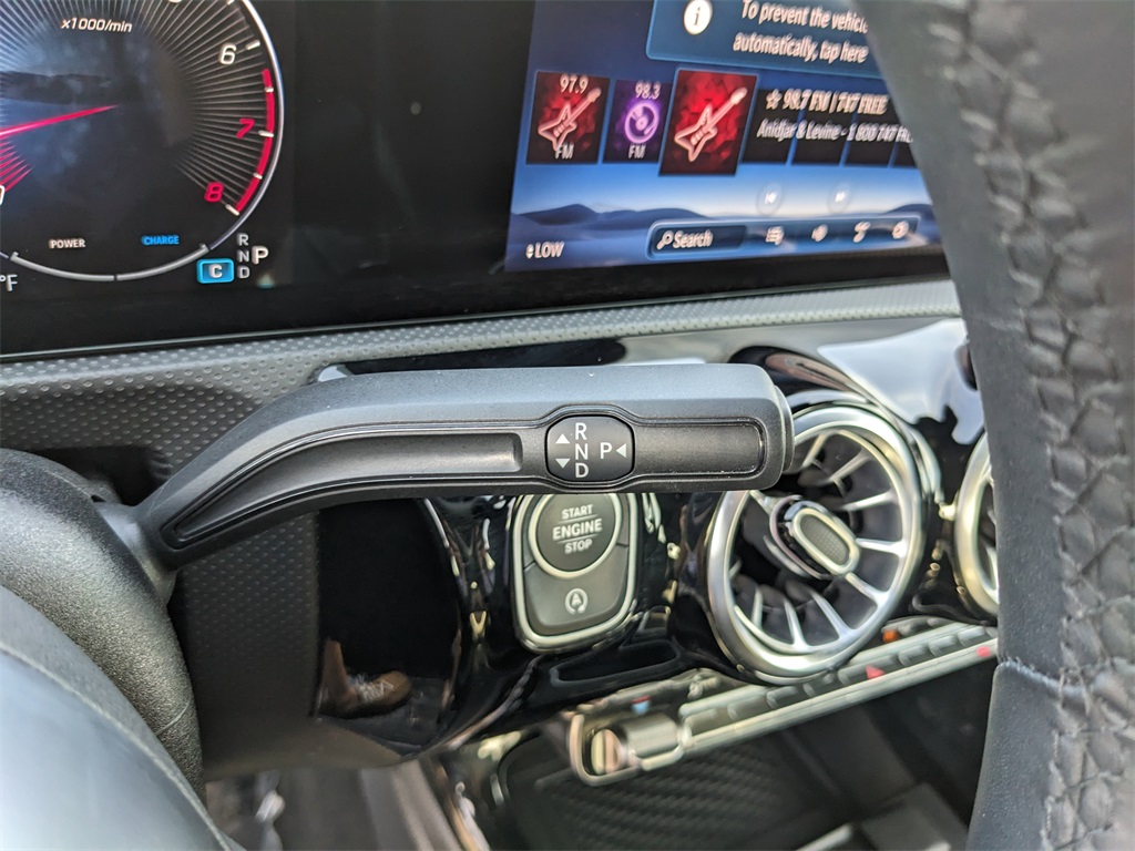 Vehicle image 33 of 37