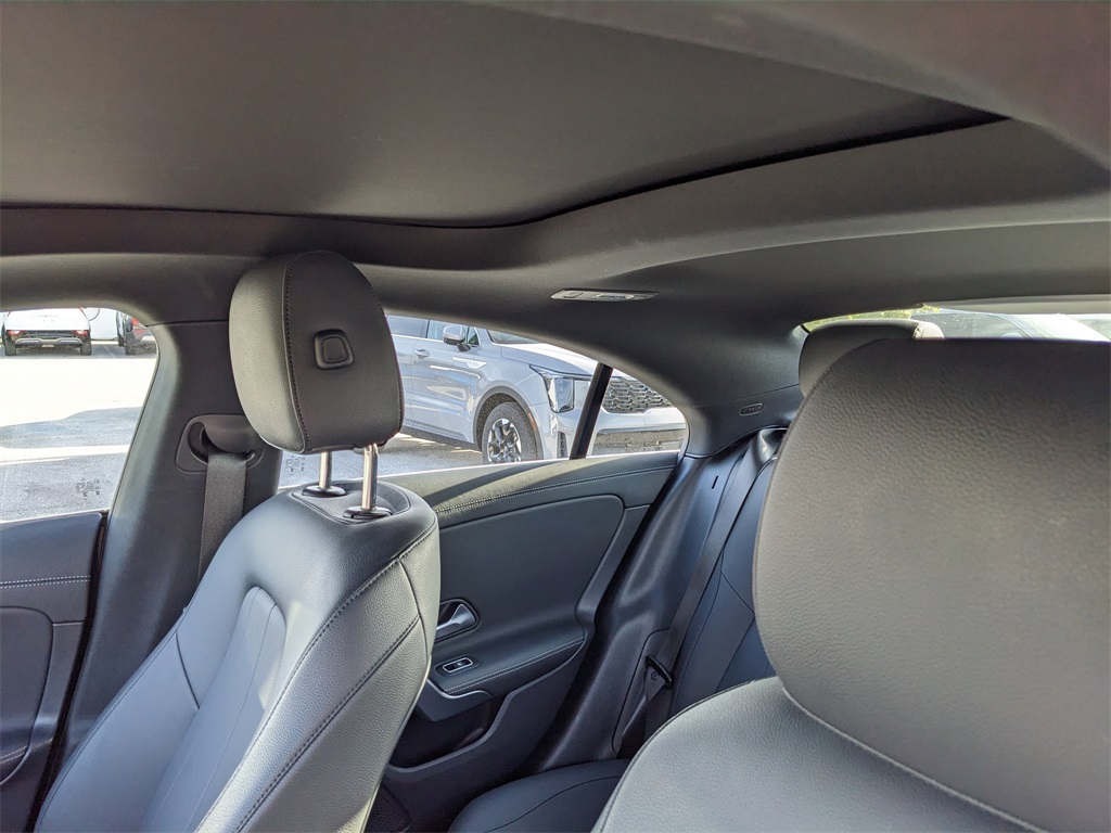 Vehicle image 22 of 37