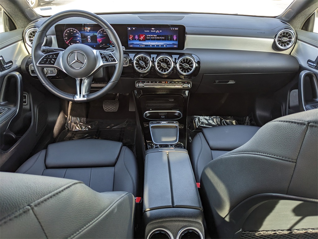 Vehicle image 14 of 37