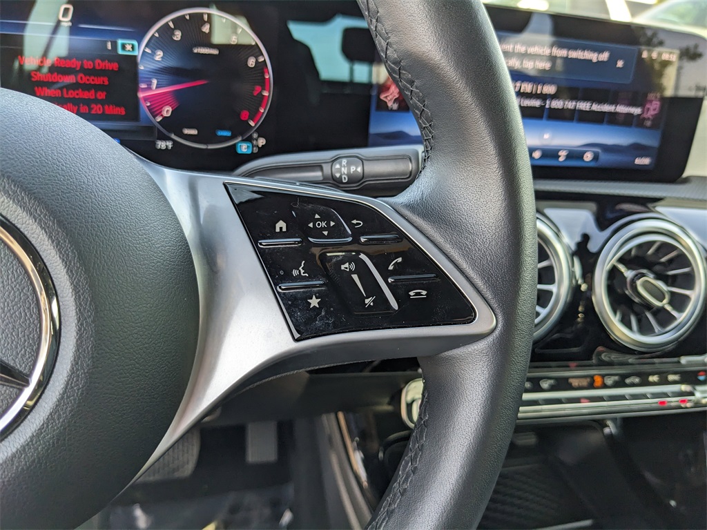 Vehicle image 31 of 37