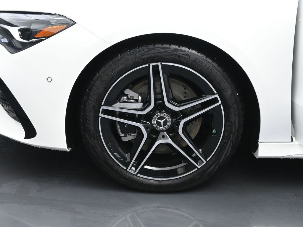 Vehicle image 28 of 51