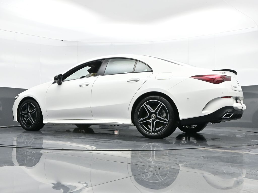 Vehicle image 20 of 51