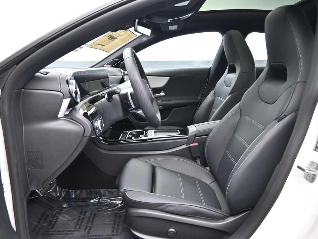 Vehicle image 34 of 51