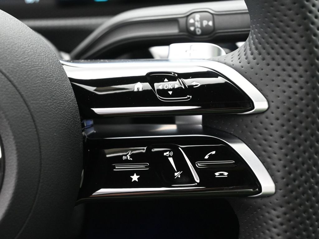 Vehicle image 46 of 51