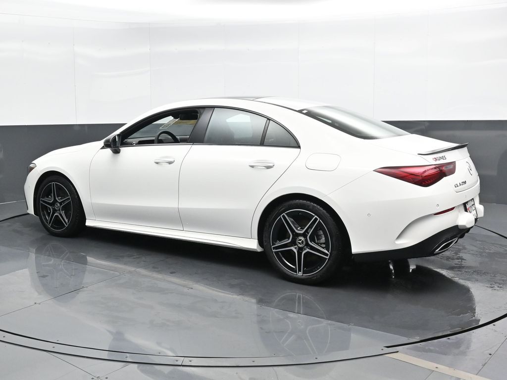 Vehicle image 22 of 51