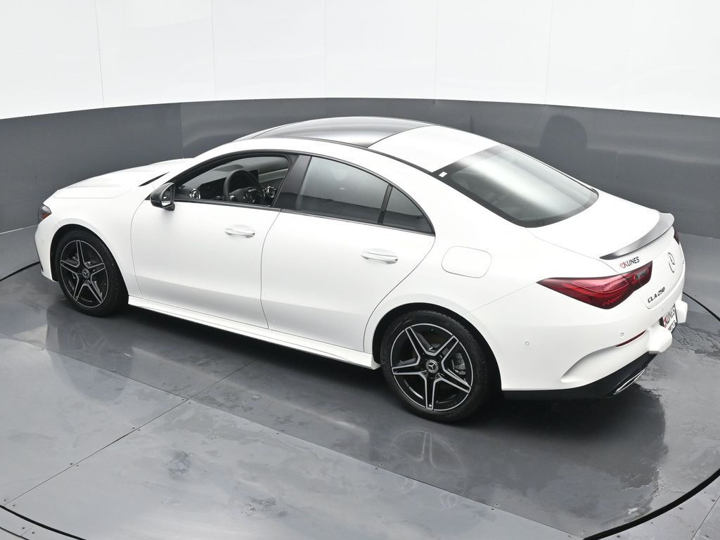 Vehicle image 21 of 51