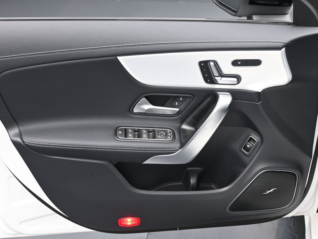 Vehicle image 44 of 51