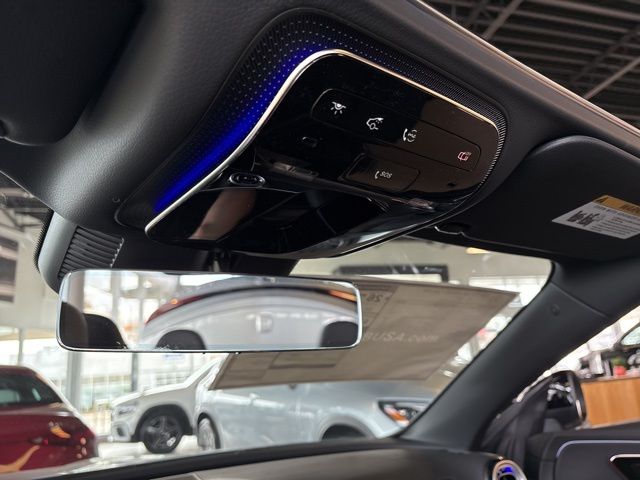 Vehicle image 15 of 18
