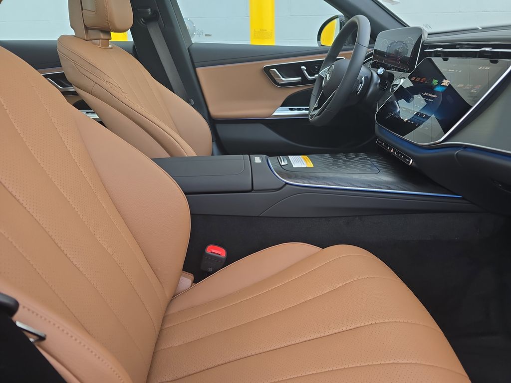 Vehicle image 10 of 39