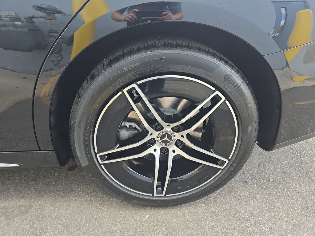 Vehicle image 36 of 39