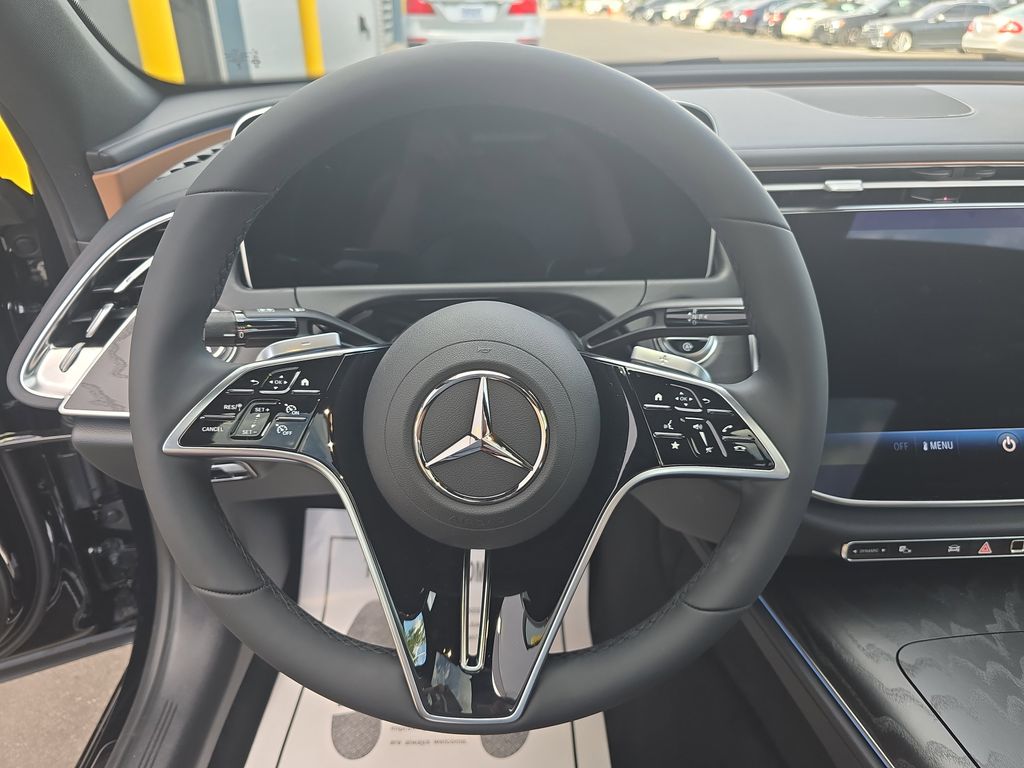 Vehicle image 19 of 39