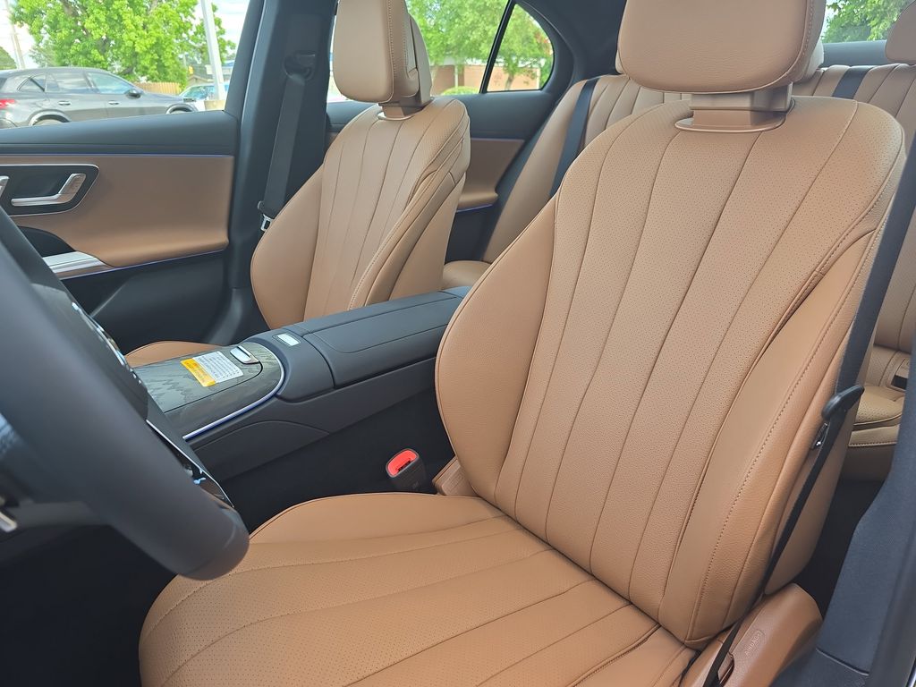 Vehicle image 16 of 39