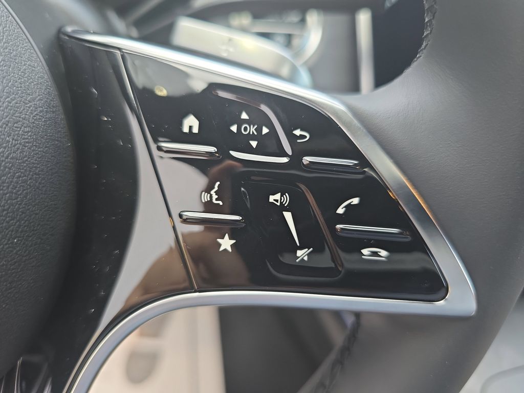 Vehicle image 20 of 39