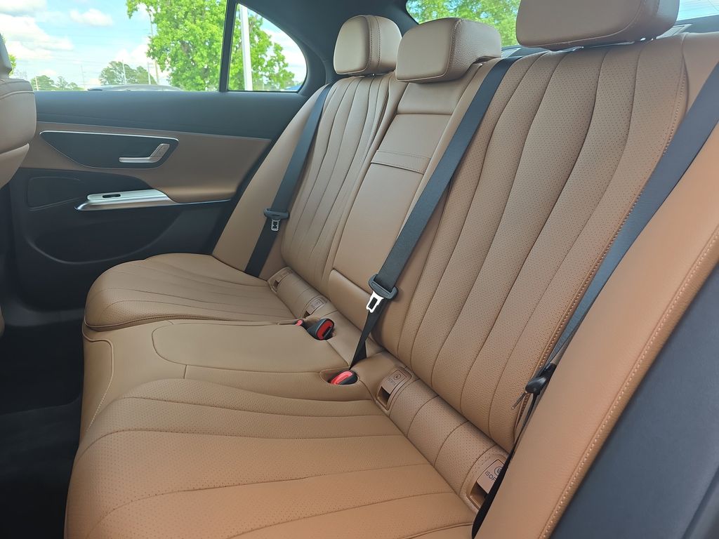 Vehicle image 15 of 39