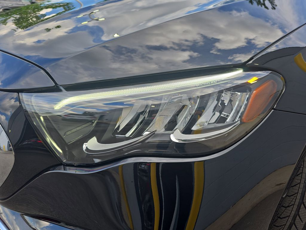 Vehicle image 34 of 39