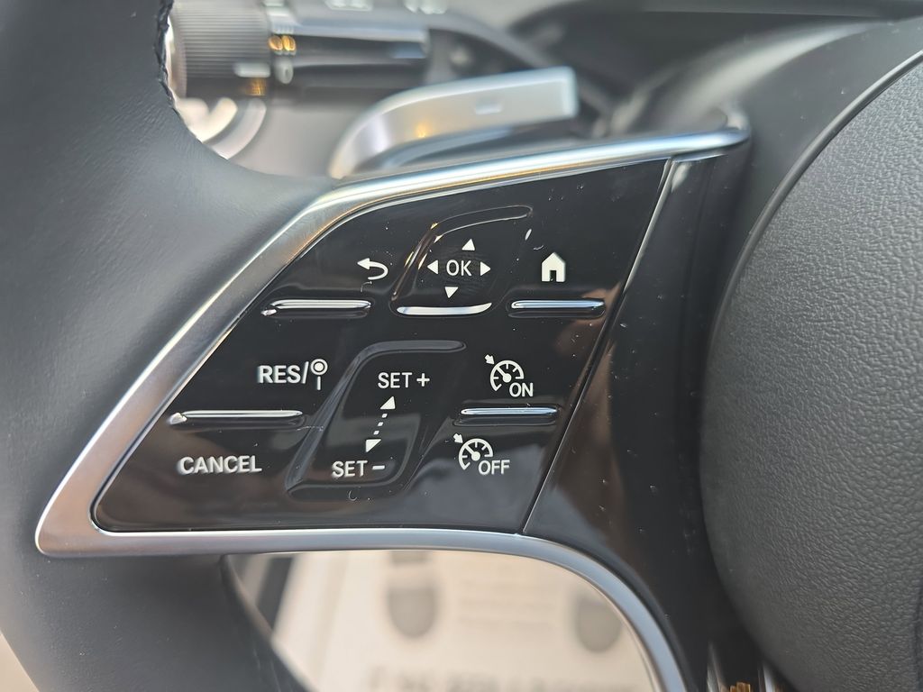 Vehicle image 18 of 39