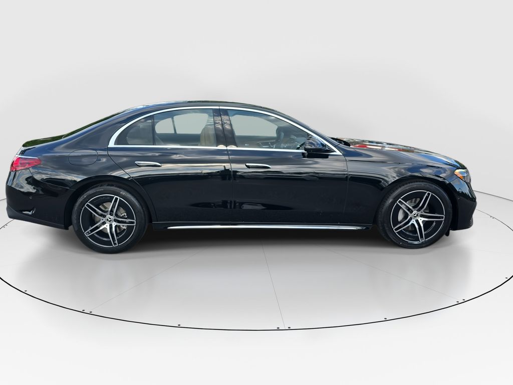 Vehicle image 4 of 39