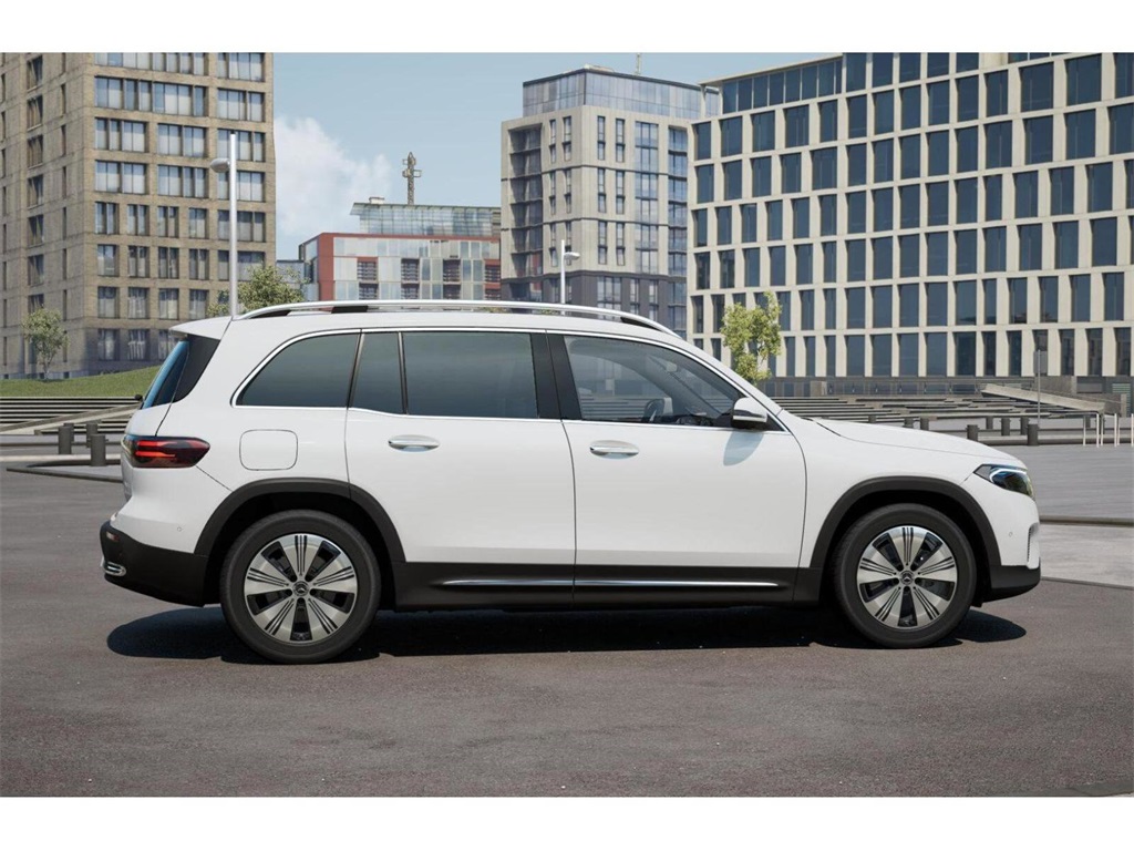 Vehicle image 17 of 42
