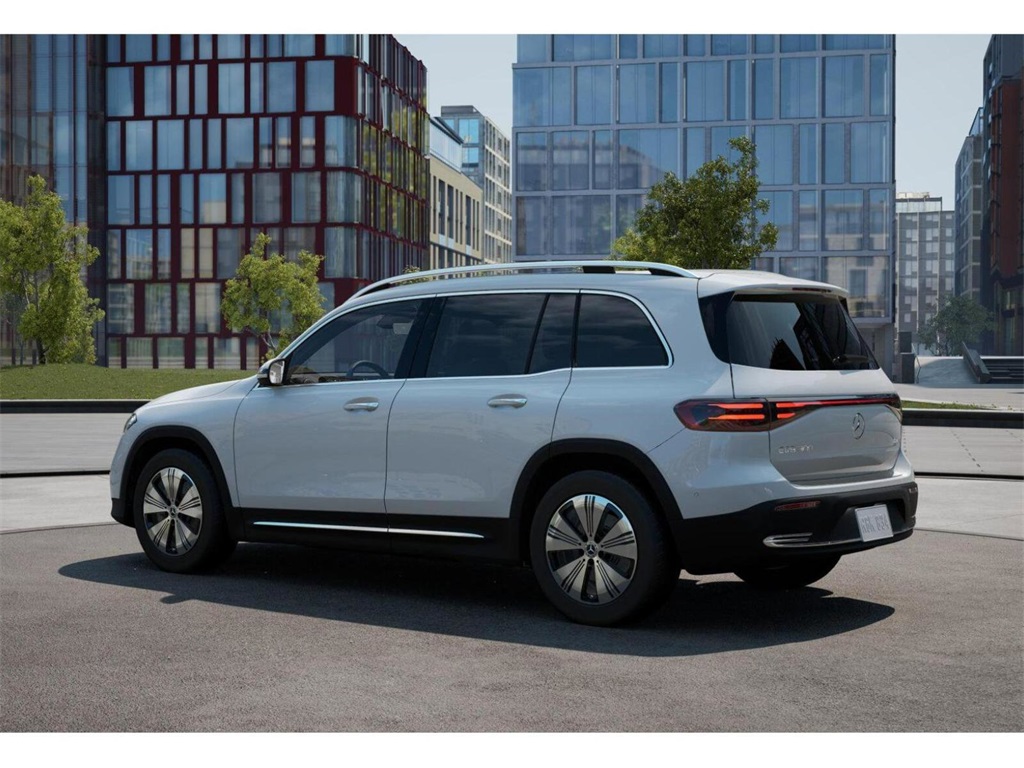 Vehicle image 33 of 42