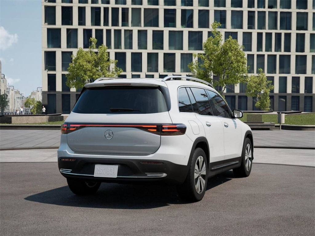 Vehicle image 27 of 42