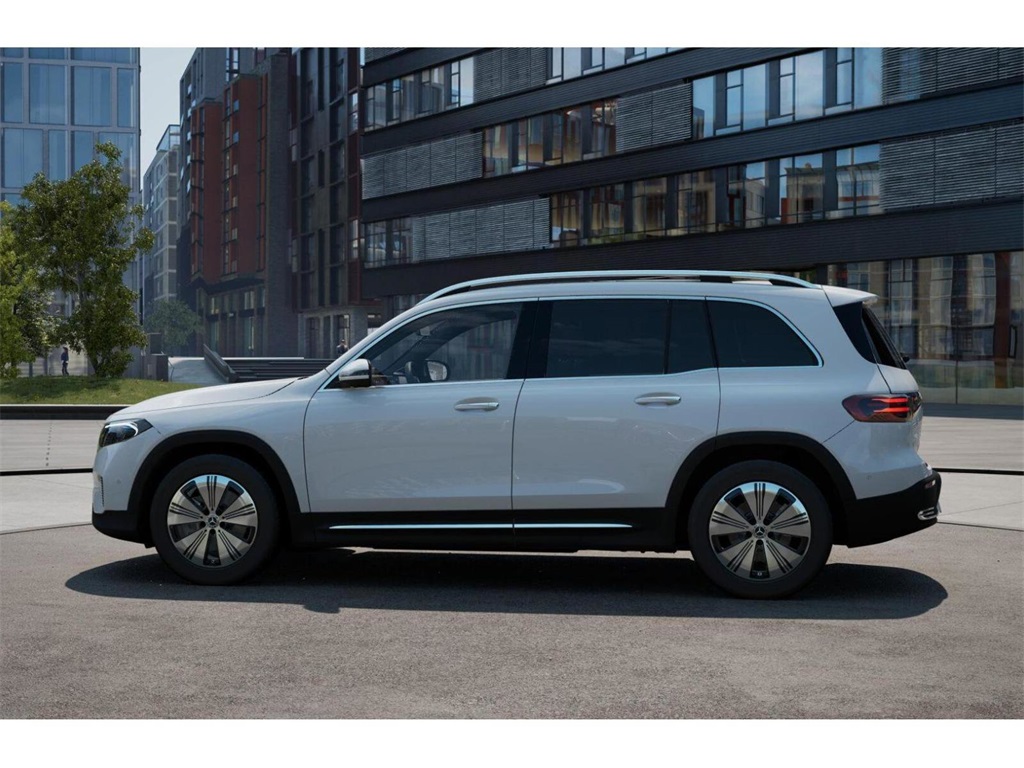 Vehicle image 38 of 42