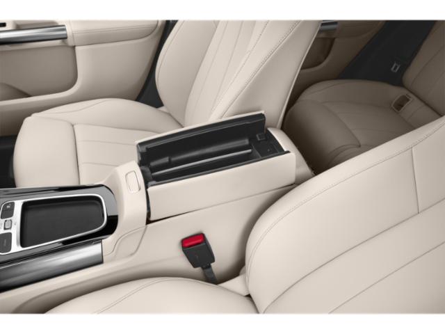 Vehicle image 10 of 11