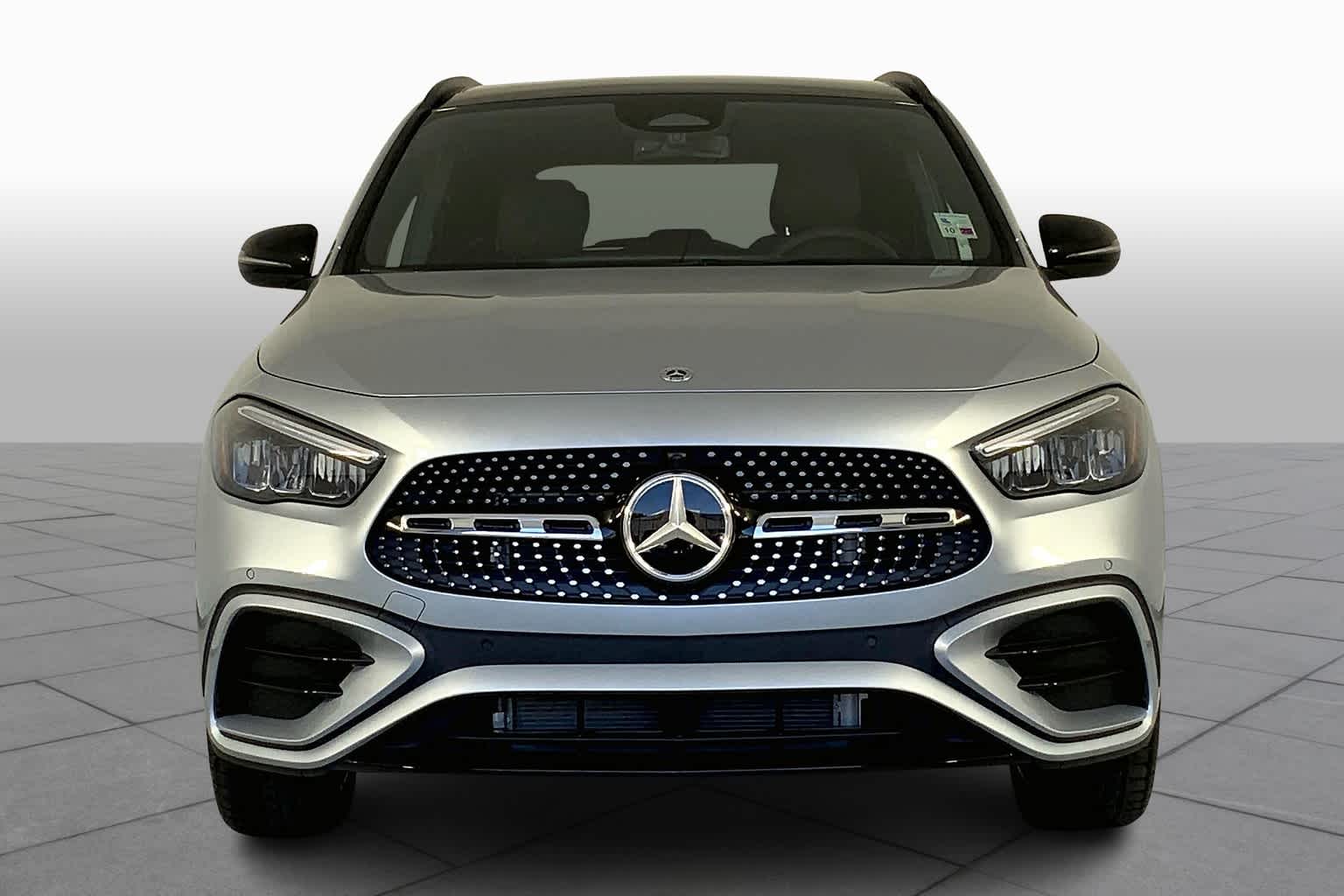 2025 Mercedes-Benz GLA 250 Image 2 of 16