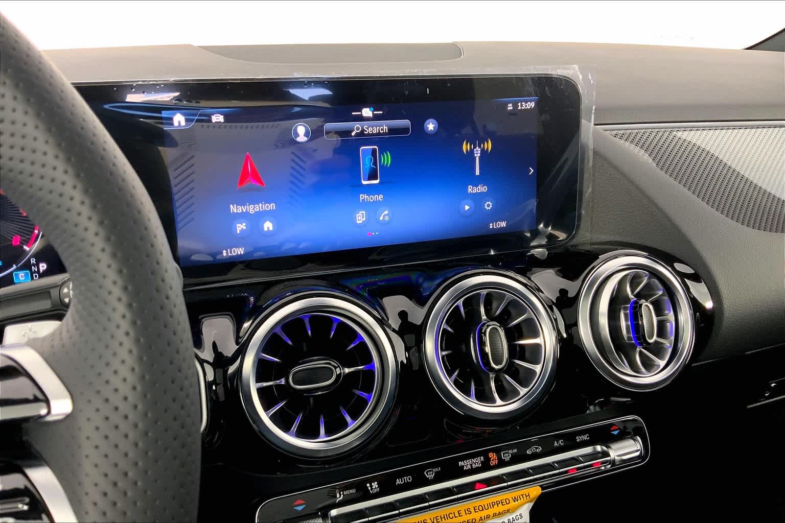 2025 Mercedes-Benz GLA 250 Image 7 of 16