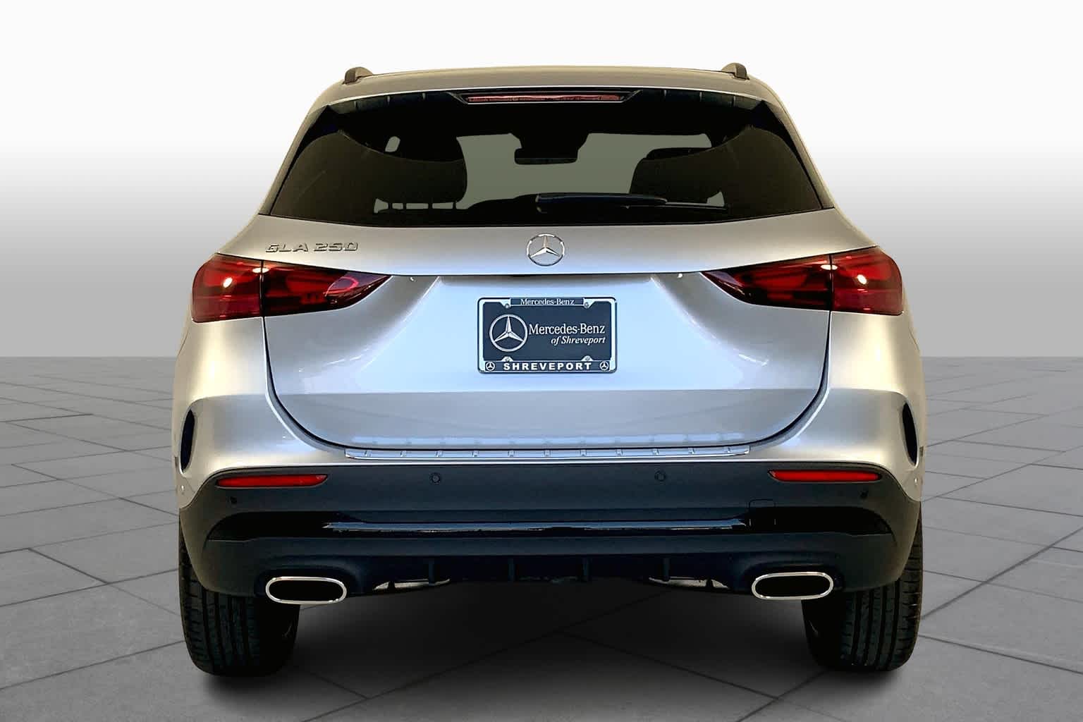 2025 Mercedes-Benz GLA 250 Image 4 of 16