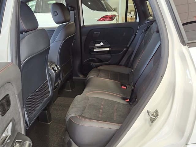 Vehicle image 19 of 42